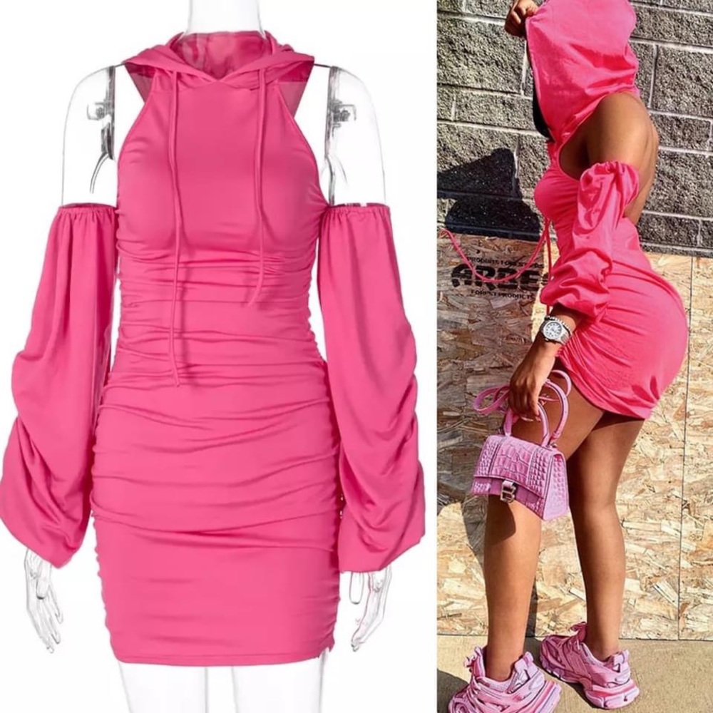 Hot pink ruched dress 🔥